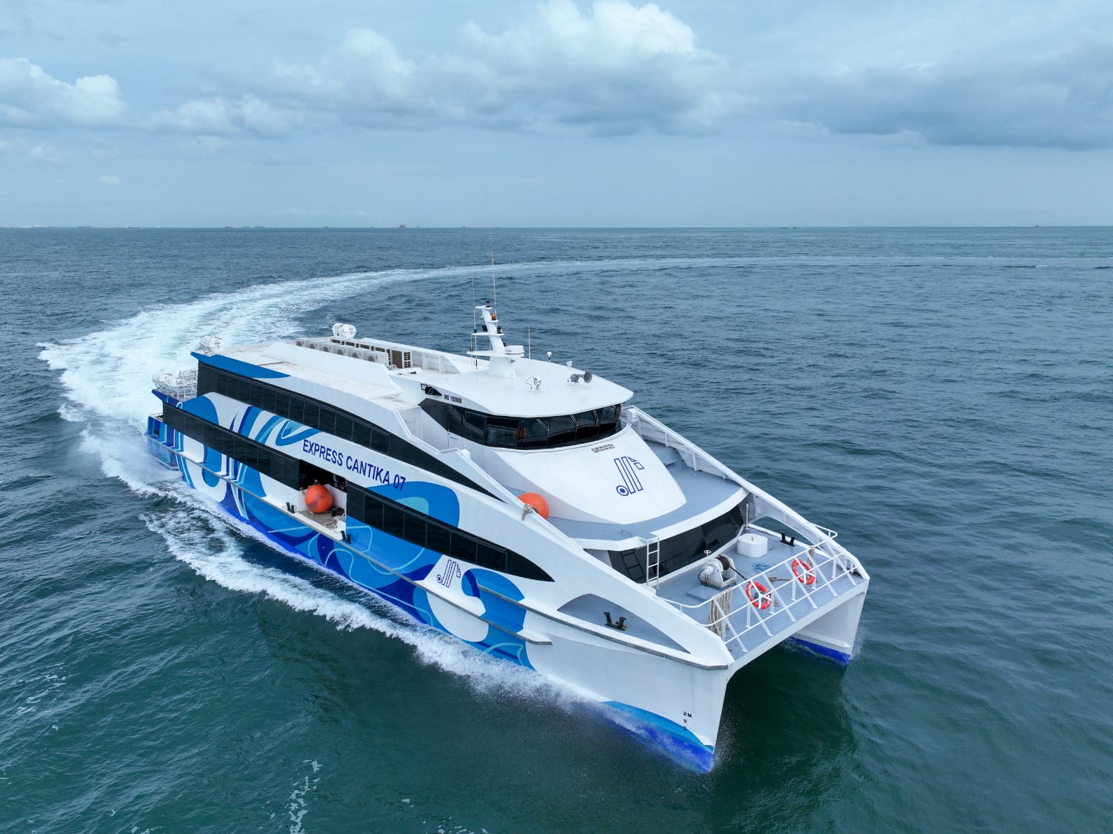 DGM aluminum catamaran ferry at sea