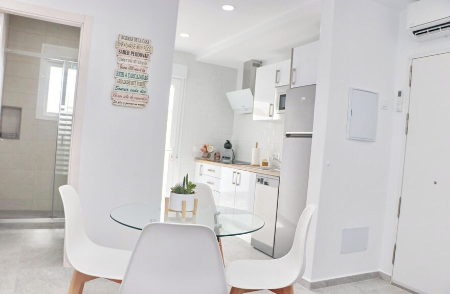 Casa El Rellano: comedor y cocina