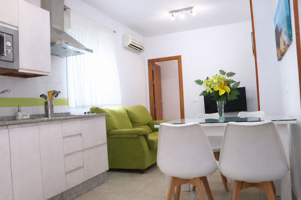 Salón-comedor con cocina del Apartamento Las Olas